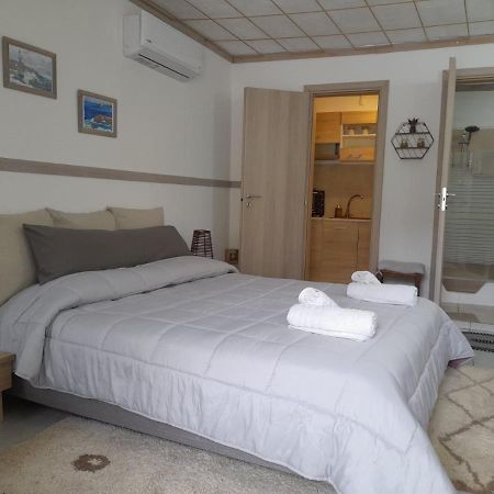 Ifigenia Apartments Ermoupoli Luaran gambar